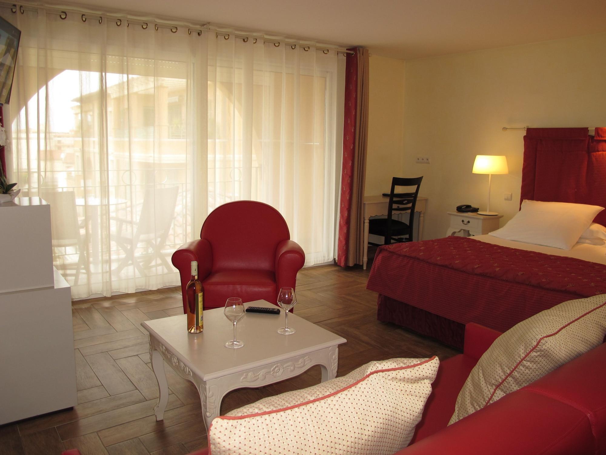 Hotel Sanary, Soleil Et Jardin - Renovation Hiver 2024-25 Exterior photo