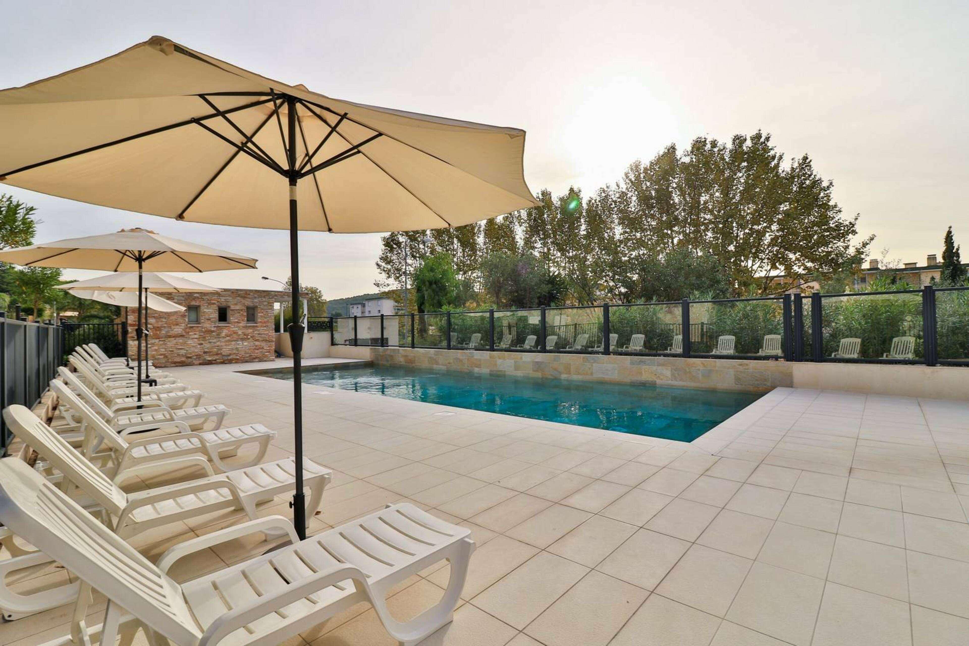 Hotel Sanary, Soleil Et Jardin - Renovation Hiver 2024-25 Exterior photo