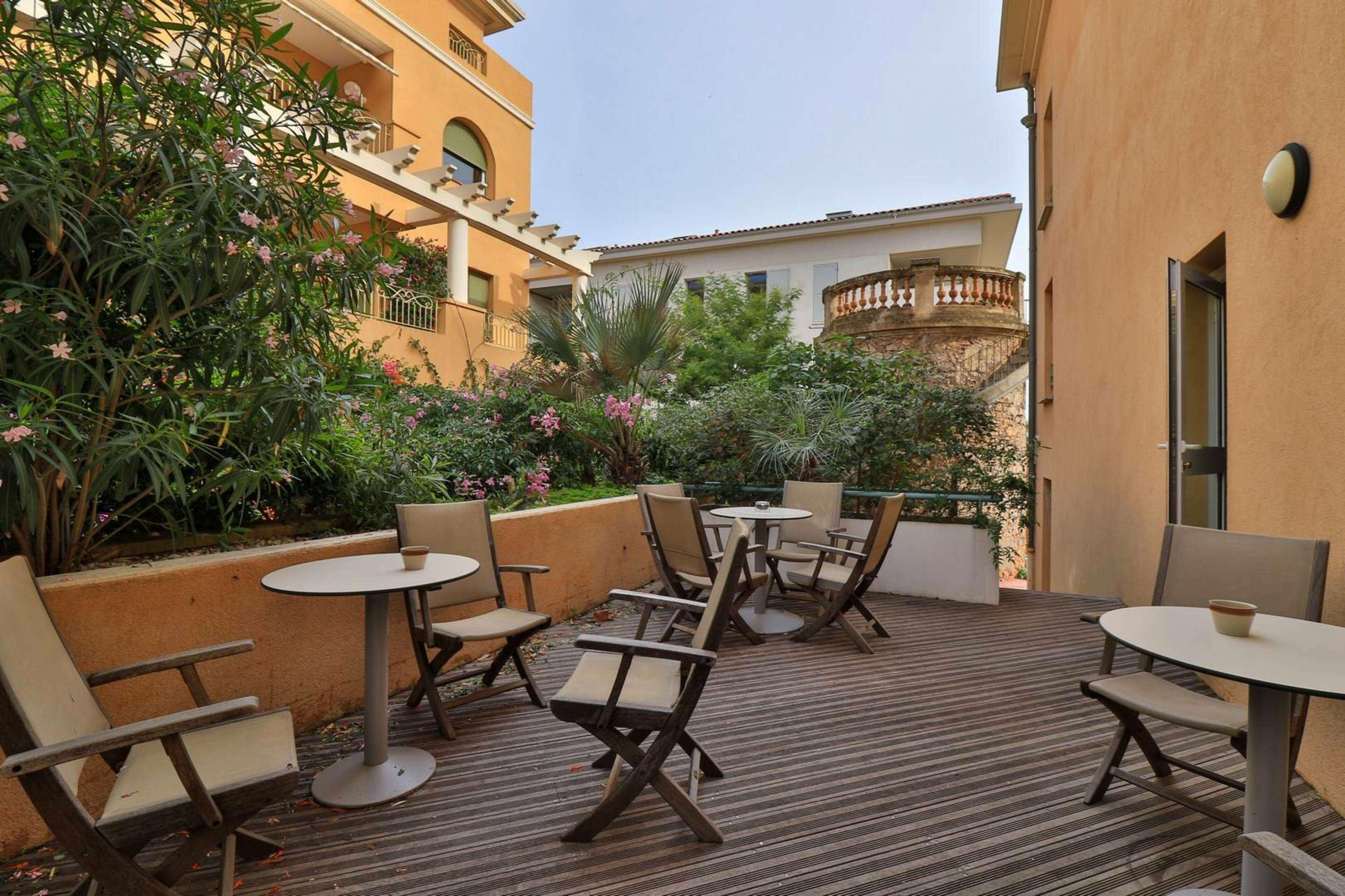 Hotel Sanary, Soleil Et Jardin - Renovation Hiver 2024-25 Exterior photo